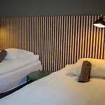 N15 Elegant Near Train Station With Ac 아파트 *