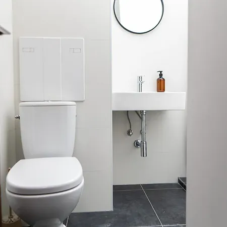 N15 Elegant Near Train Station With Ac Apartment