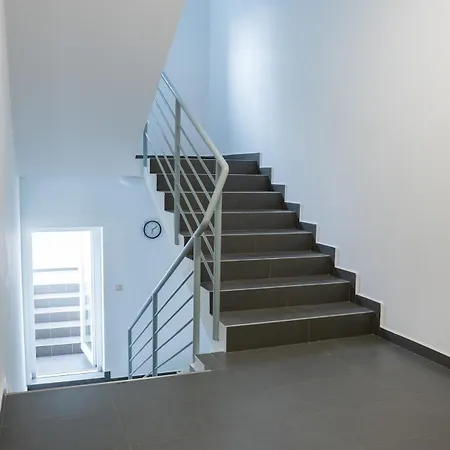 Apartment N15 Elegant Near Train Station With Ac Bratislava