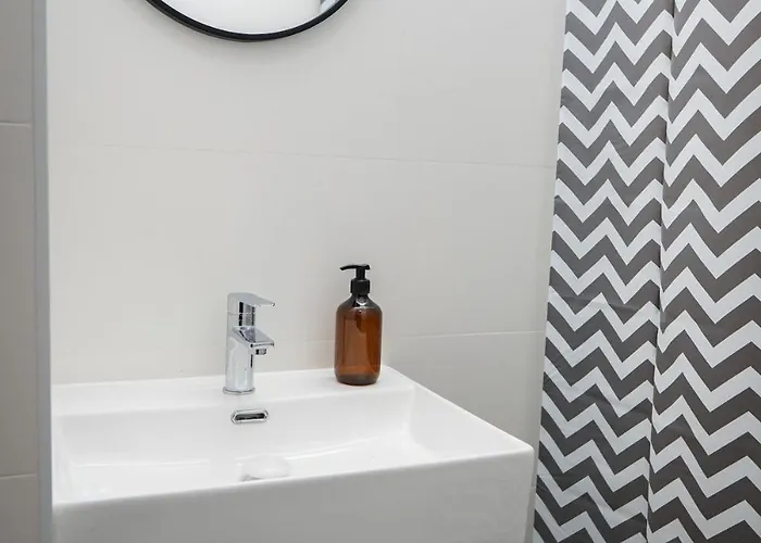 N15 Elegant Near Train Station With Ac Apartment