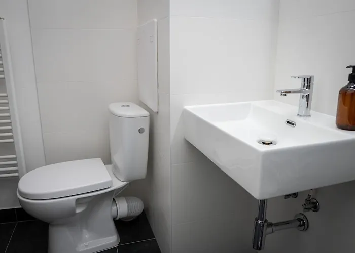 N15 Elegant Near Train Station With Ac Bratislava