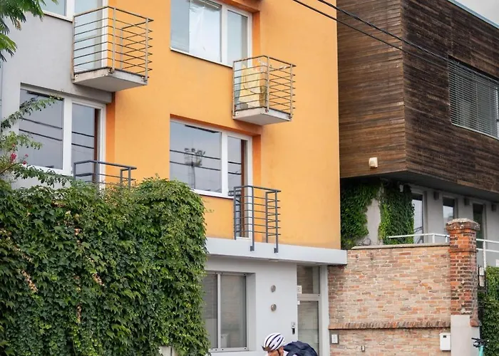 N15 Elegant Near Train Station With Ac Bratislava