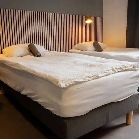 Appartement N15 Elegant Near Train Station With Ac